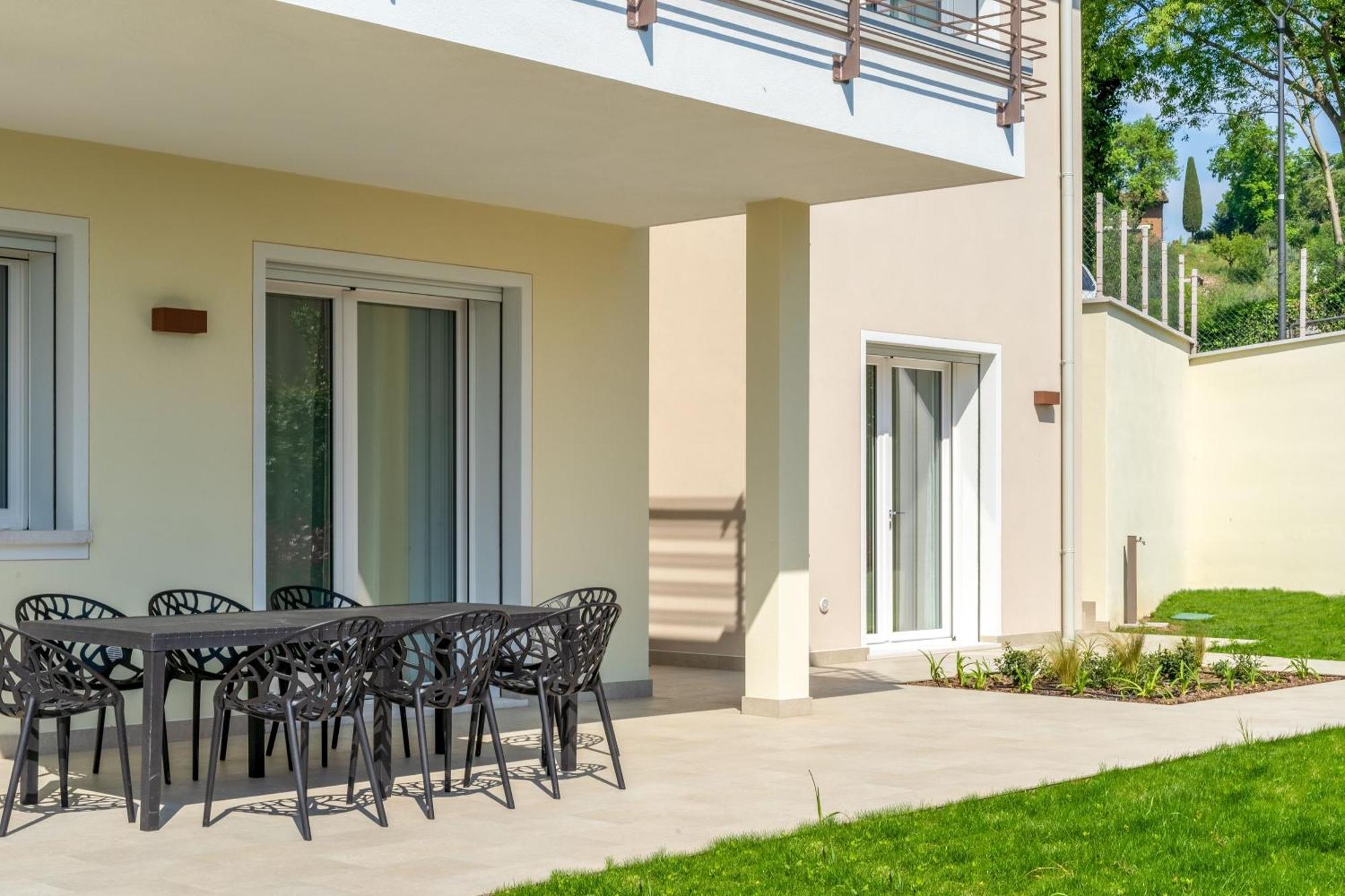 Luxury Villas Gardenia With Private Pool Padenghe sul Garda Dış mekan fotoğraf