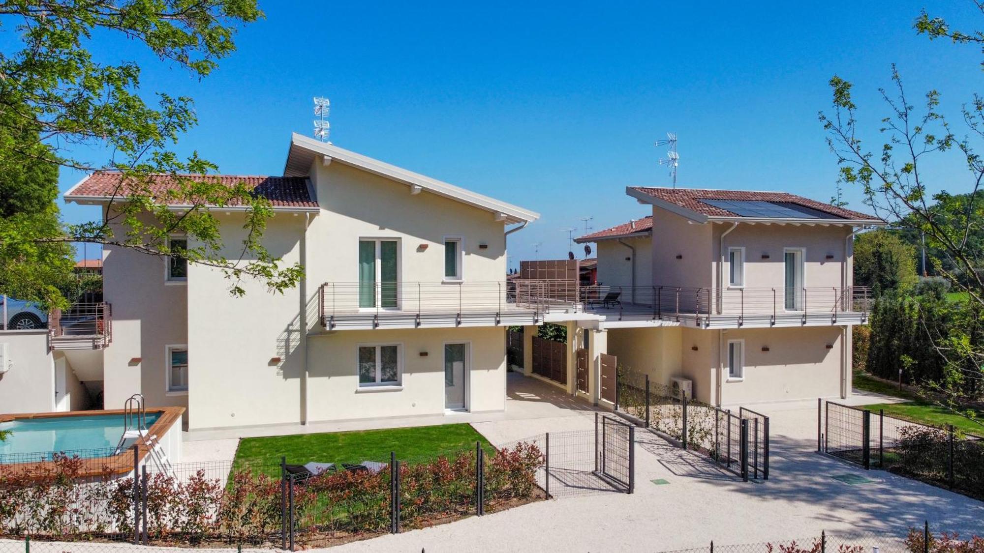 Luxury Villas Gardenia With Private Pool Padenghe sul Garda Dış mekan fotoğraf